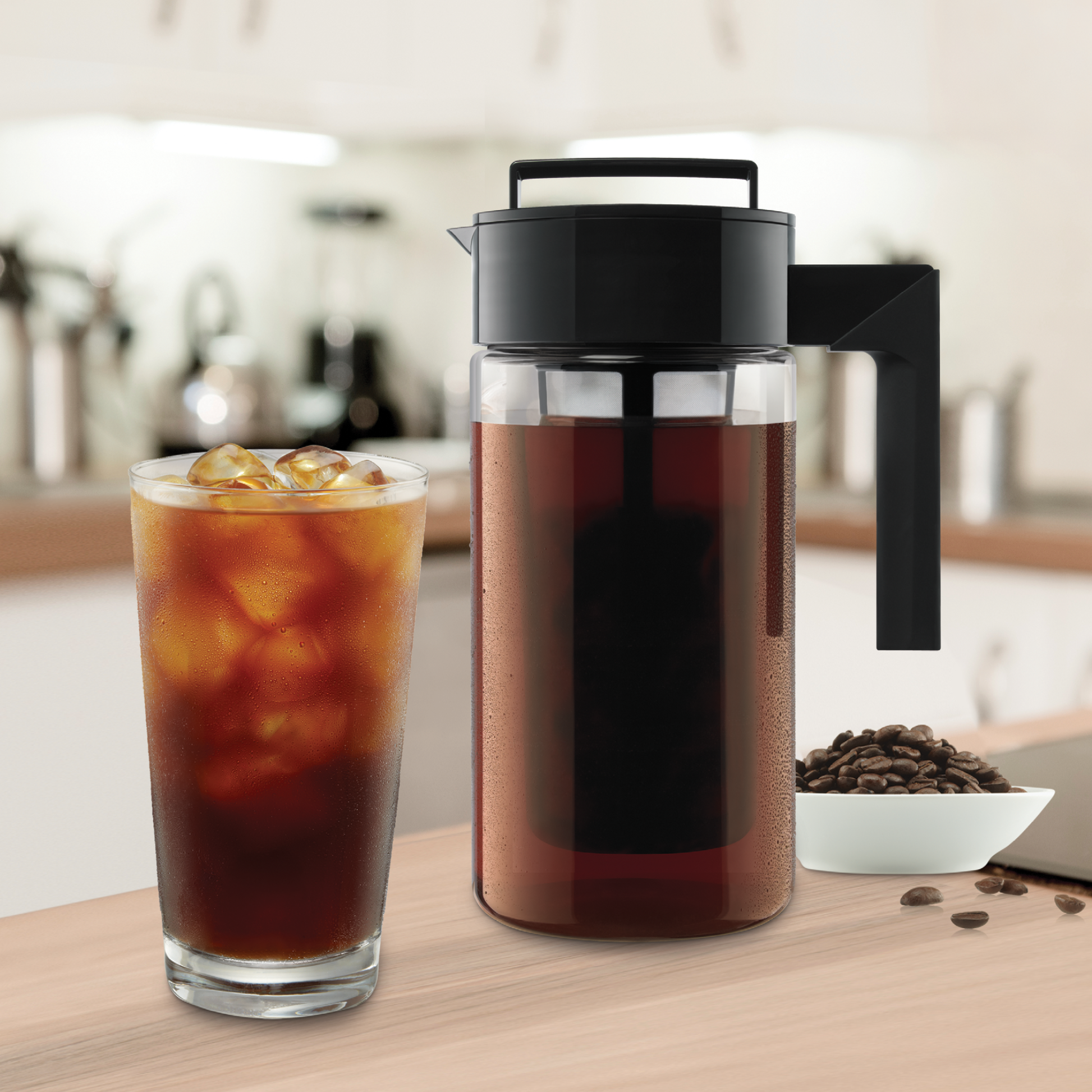 cold-brew-coffee-maker-n2 10310-ColdBrewCoffeeMaker-1qt-lifestyle2.png