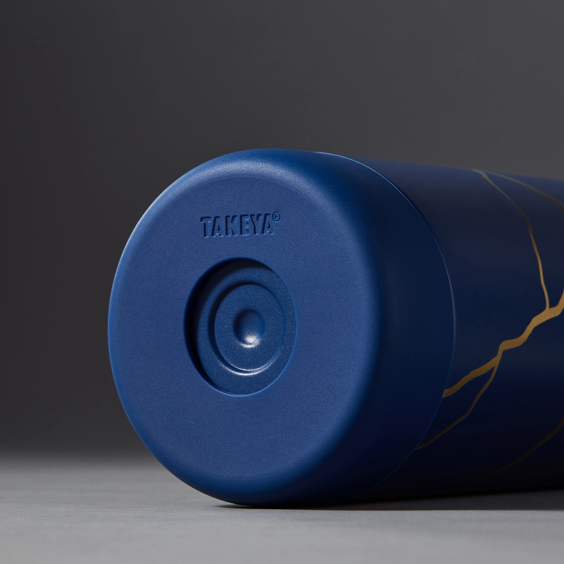 kintsugi-water-bottle-with-spout-lid-t8 51390-TK_HO25_Kintsugi_Takeya9249.png